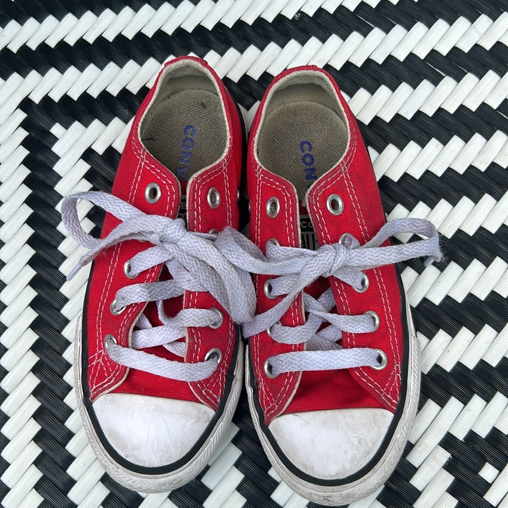 Red Low Top ConverseAll Star Kids Size 10.5 | Unisex | Good Used Condition